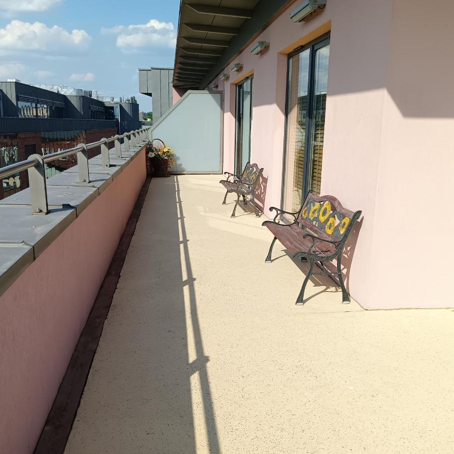 Apartament 80M2 Z 70M2 Tarasem -W Pelni Wyposazony - Wyjatkowe Centrum Miasta Wloclawek Exterior photo